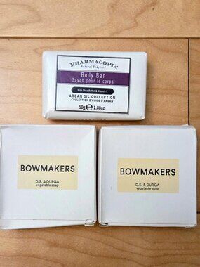 D.S. & Durga Bomakers 2x Soaps and 1x gift with purchase Luxury La Bottega Soaps